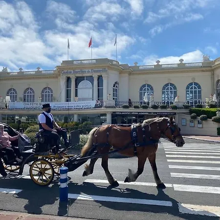Le Quai West Yourhosthelper Deauville