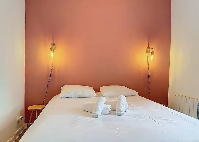 Le Quai West Yourhosthelper *