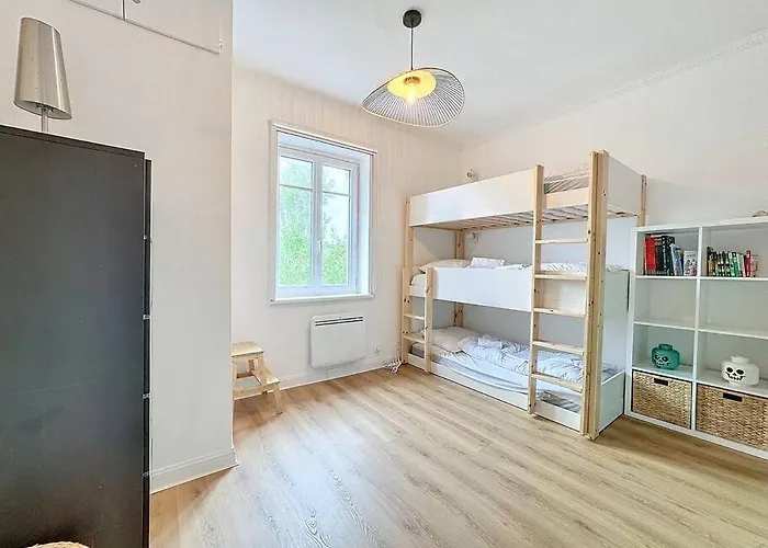 Le Quai West Yourhosthelper