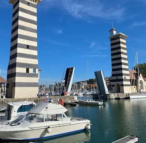 Apartment Le Quai West Yourhosthelper