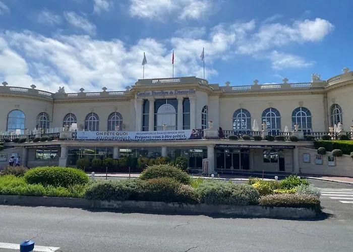 Le Quai West Yourhosthelper * Deauville