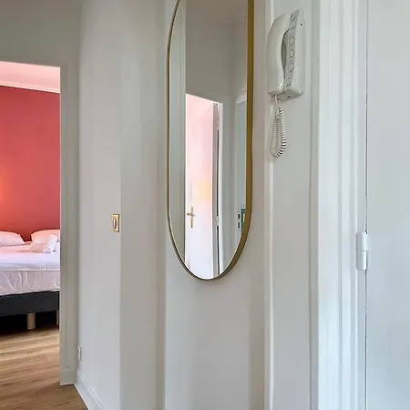 Le Quai West Yourhosthelper *