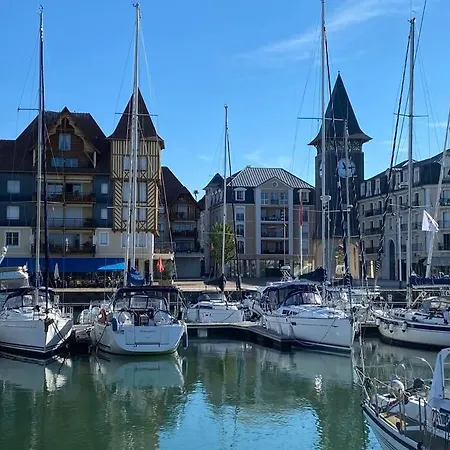 Le Quai West Yourhosthelper Apartment *