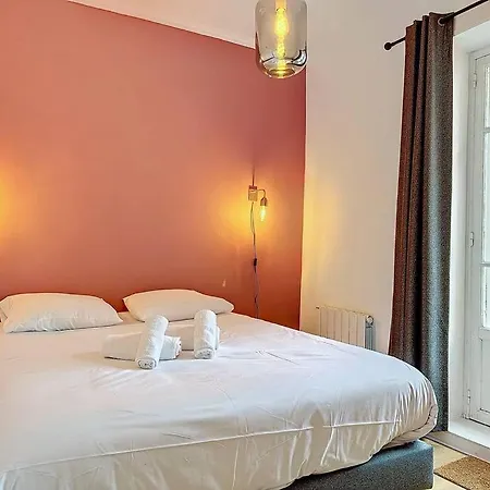 Le Quai West Yourhosthelper